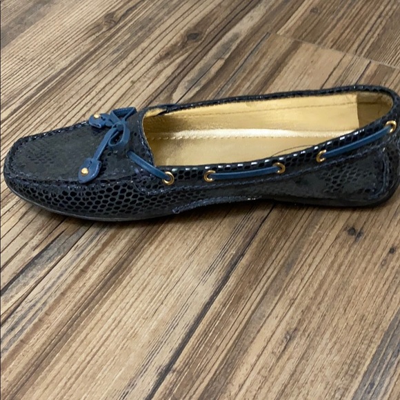 Shoes - Picture 5 of 5